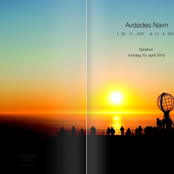 Programhefte med bilde av solnedgang